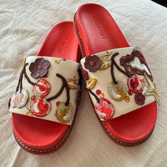 Coach NEW Women/Girls Cherry Red and Cream Embellished Slides Sz 5 - Picture 1 of 6